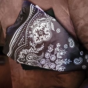 Black and White scarf